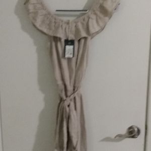 Universal Thread women rumper natural color medium size